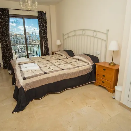 Apartamento Marina Real 124 *